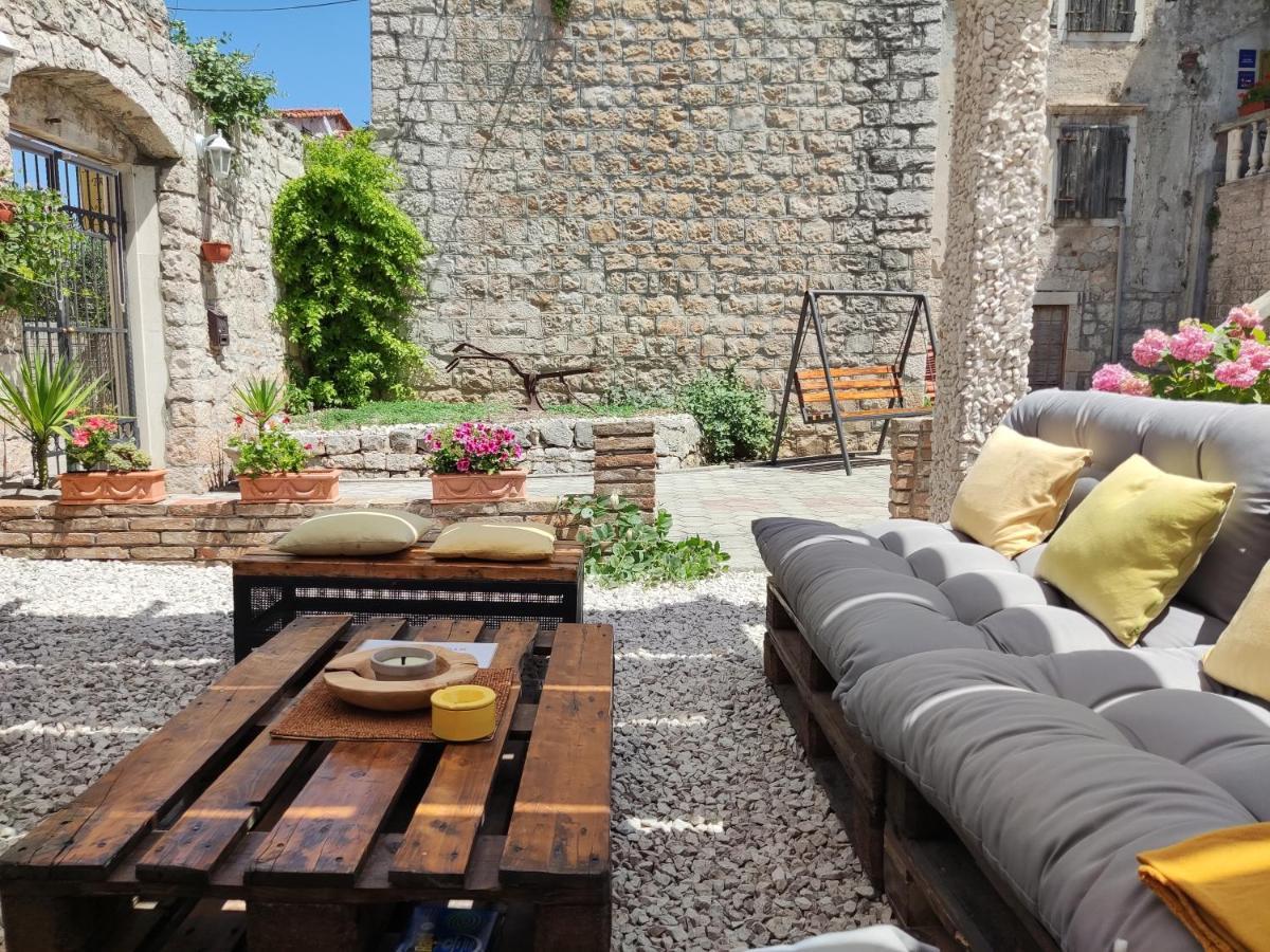Guest House Klaudija Trogir Exterior foto