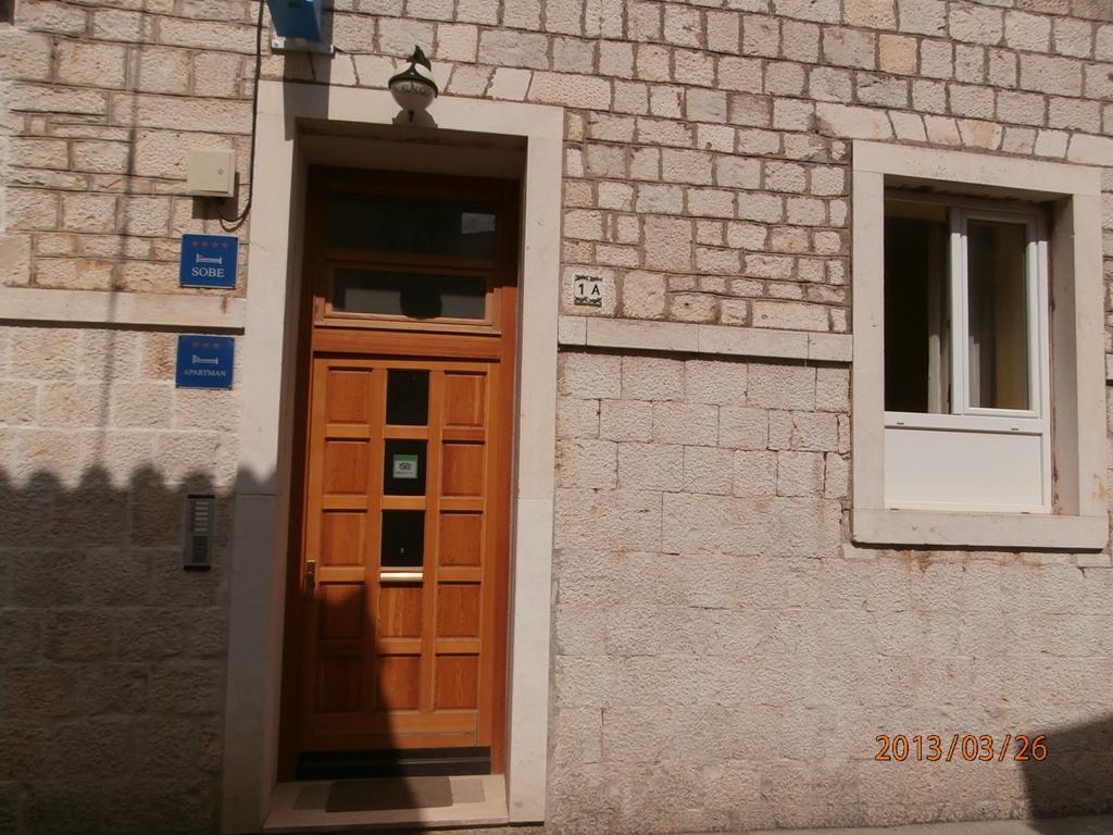 Guest House Klaudija Trogir Exterior foto